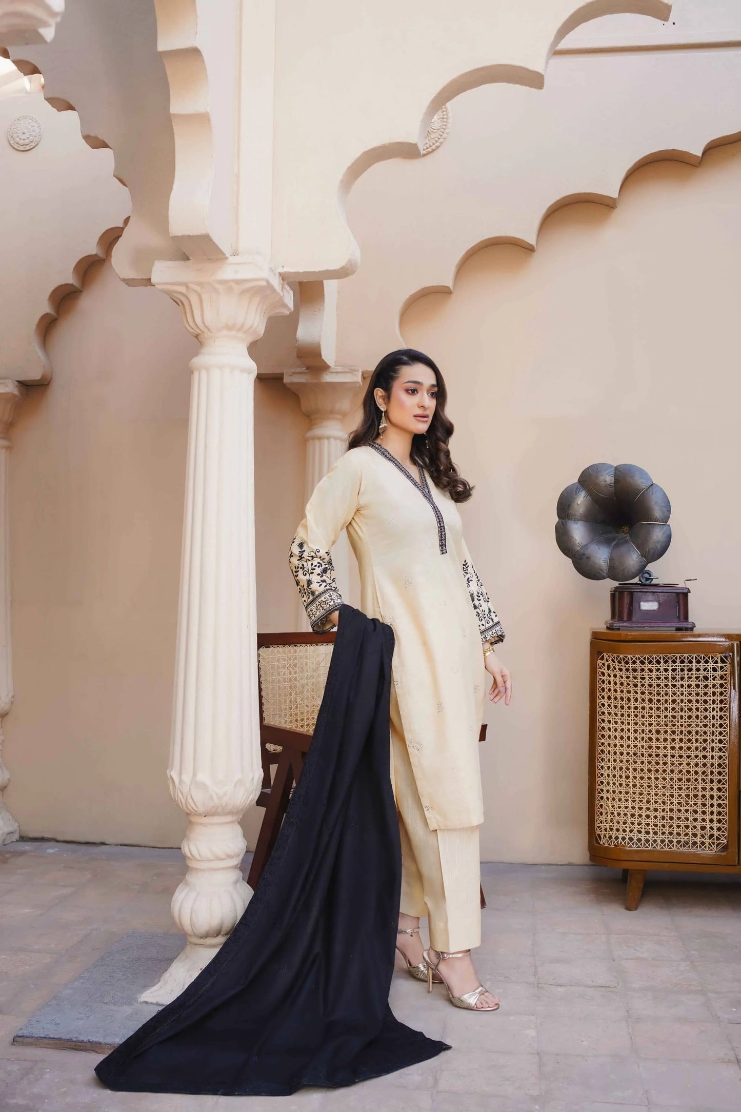 Cream Khaddar 3 piece suit