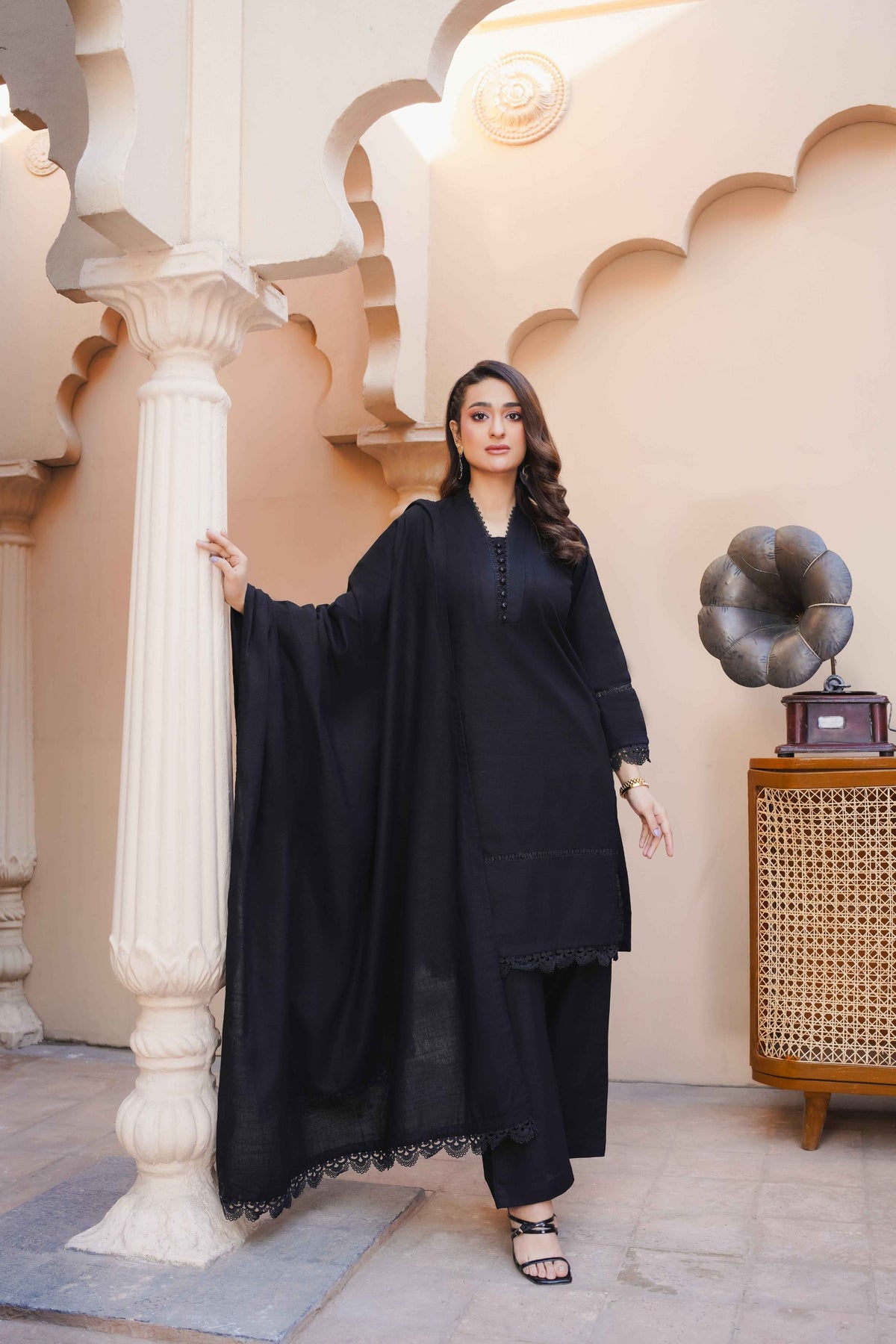 NOOR 7 – Black Khaddar 3-Piece Lace-Trimmed Suit