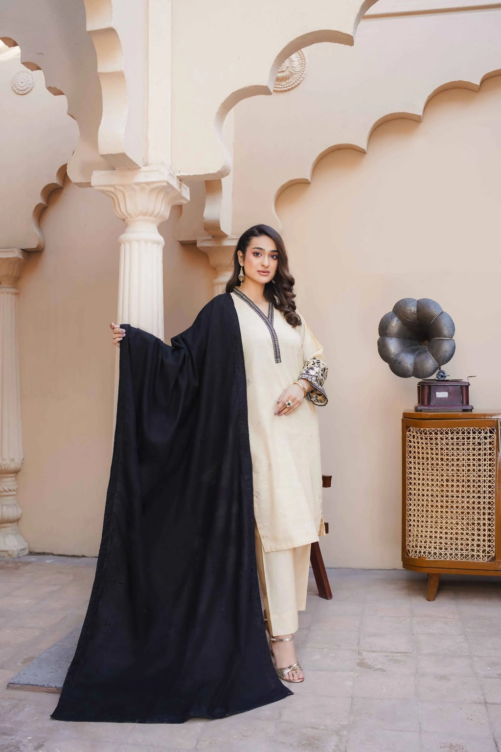 Cream Khaddar 3 piece suit