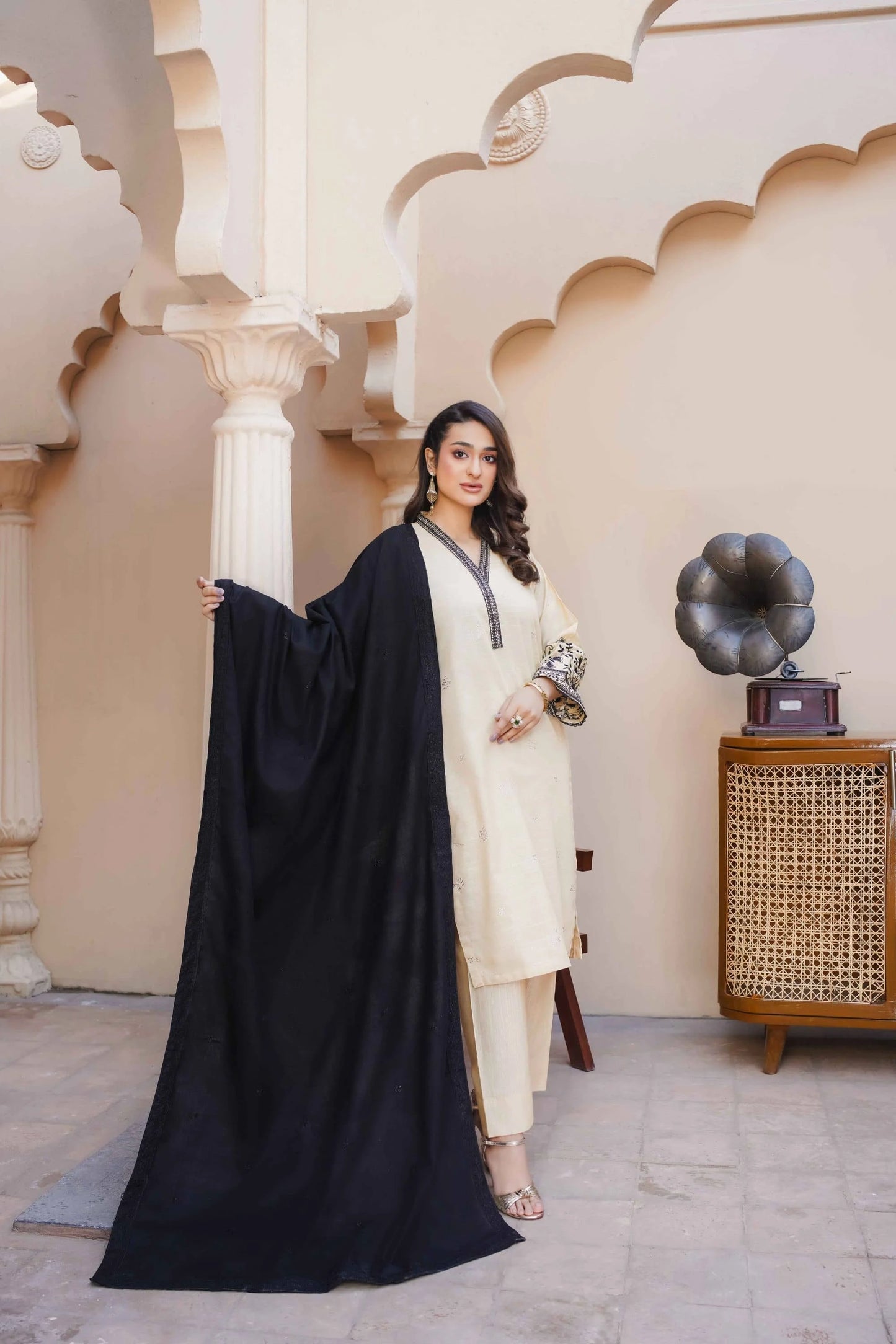 Cream Khaddar 3 piece suit