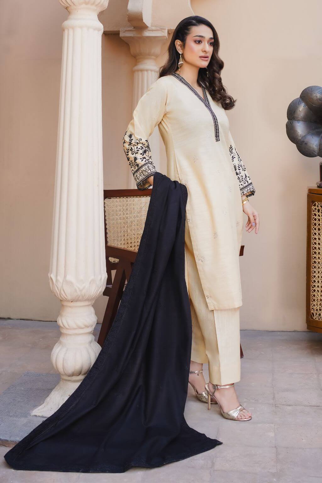 Layla 4 winter khaddar 3-piece suit with embroidered shirt, embroidered dupatta, and plain trousers. Nishaq warm wear.