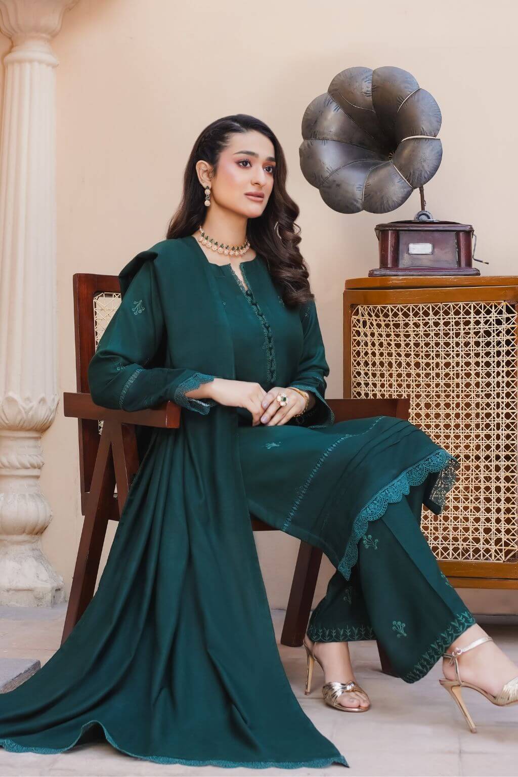 Mehr 10 dhanak 3-piece ready to wear winter suit with lace embroidered shirt, lace dupatta, and embroidered trousers. Nishaq.