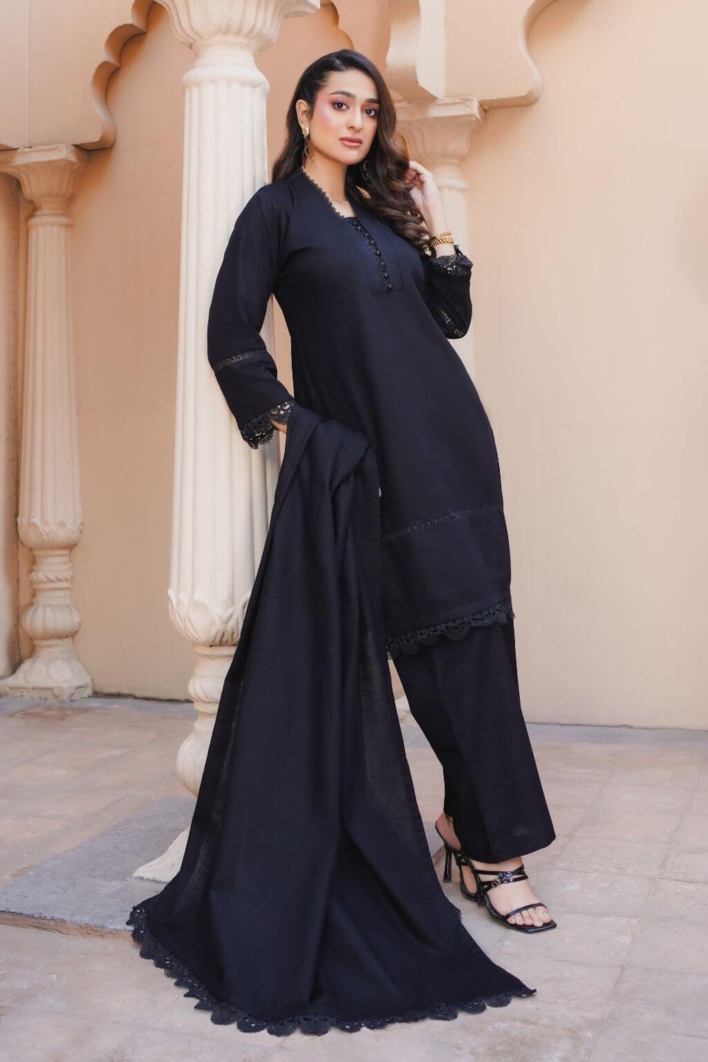 Noor 7 khaddar 3-piece ready to wear suit with lace-trim shirt, lace dupatta, and plain trousers. Nishaq winter suit.
