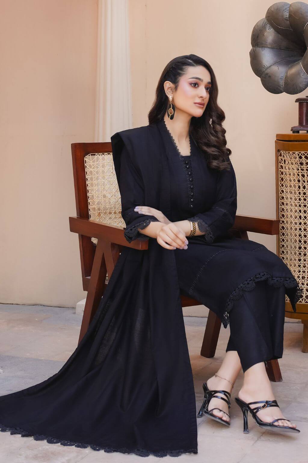 Noor 7 khaddar 3-piece ready to wear suit with lace-trim shirt, lace dupatta, and plain trousers. Nishaq winter suit.