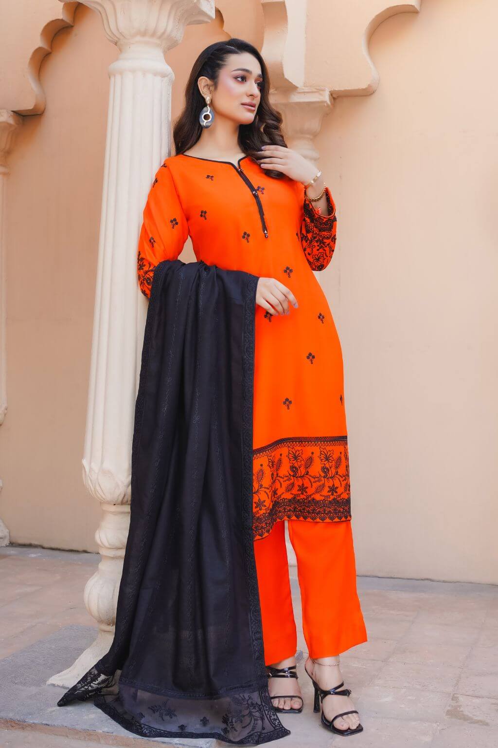 Zara 8 dhanak 3-piece winter suit with embroidered shirt, embroidered dupatta, and plain trousers by Nishaq.